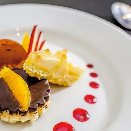 Saint Louis De France Hotel Lurdy
