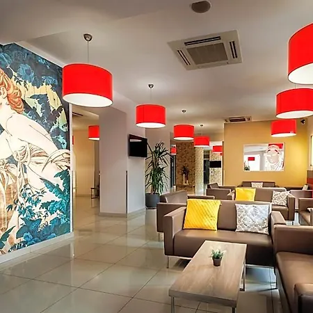 Hotel Saint Louis De France 3*