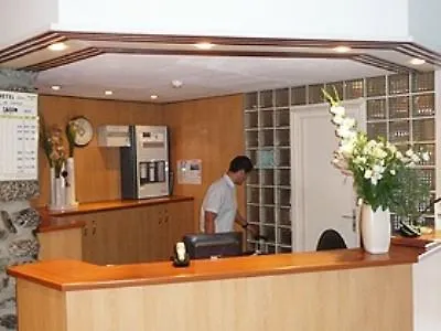 Hotel Saint Louis De France 3*