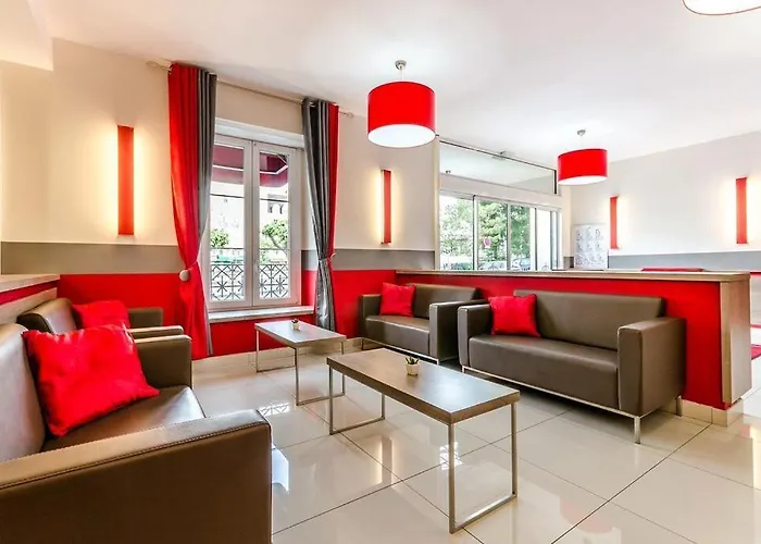 Hotel Saint Louis De France