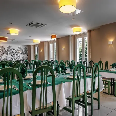 Saint Louis De France Otel 3*