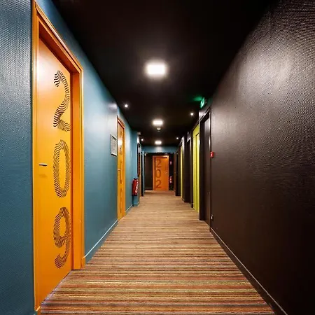 Saint Louis De France Otel 3*