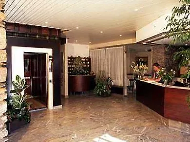 Saint Louis De France Otel